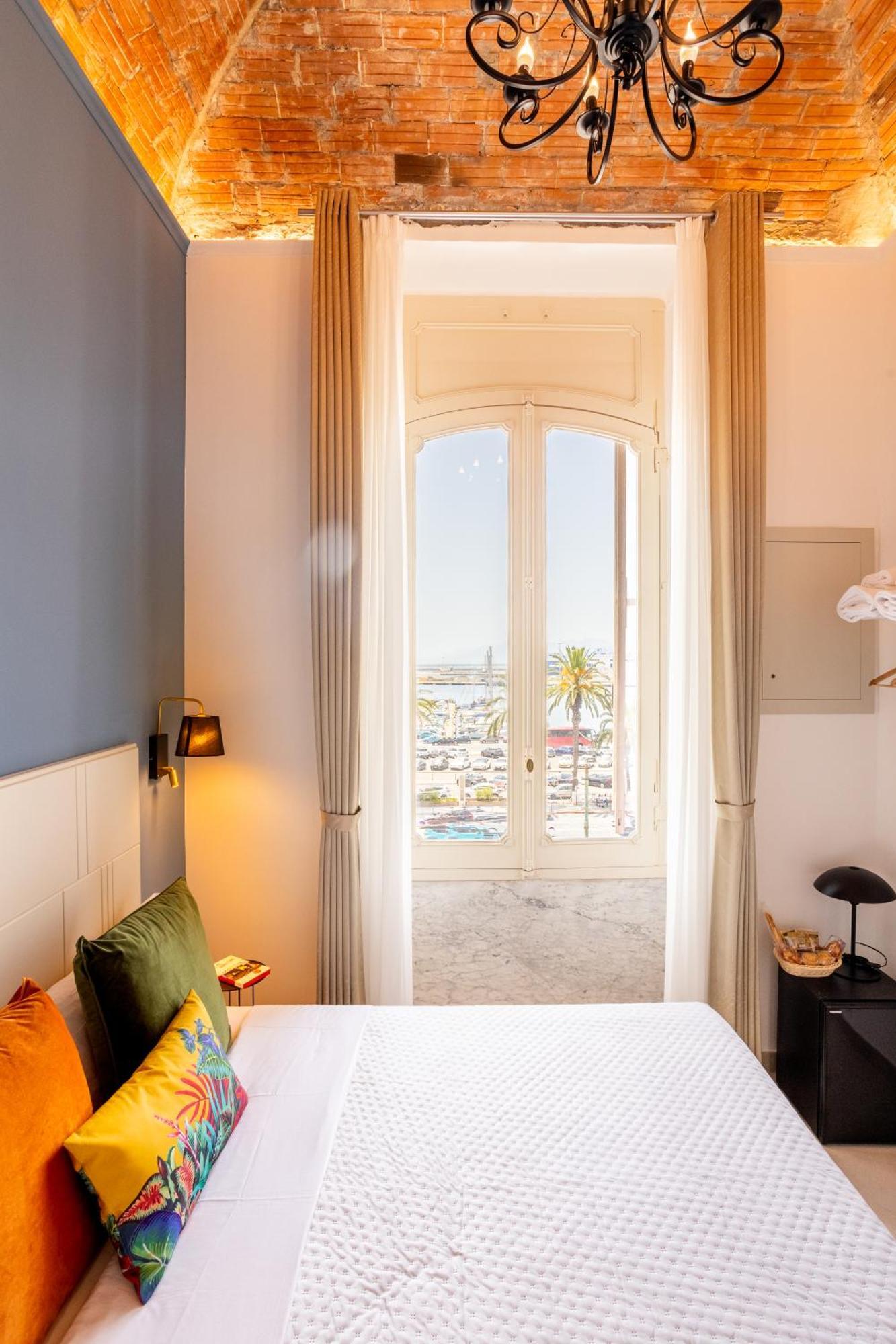 Magnini Rooms Кальяри Экстерьер фото
